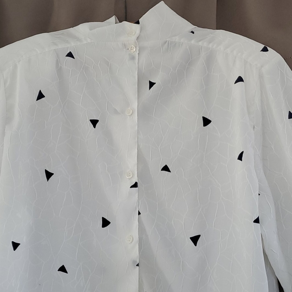 Blouse - Picture 2 of 3